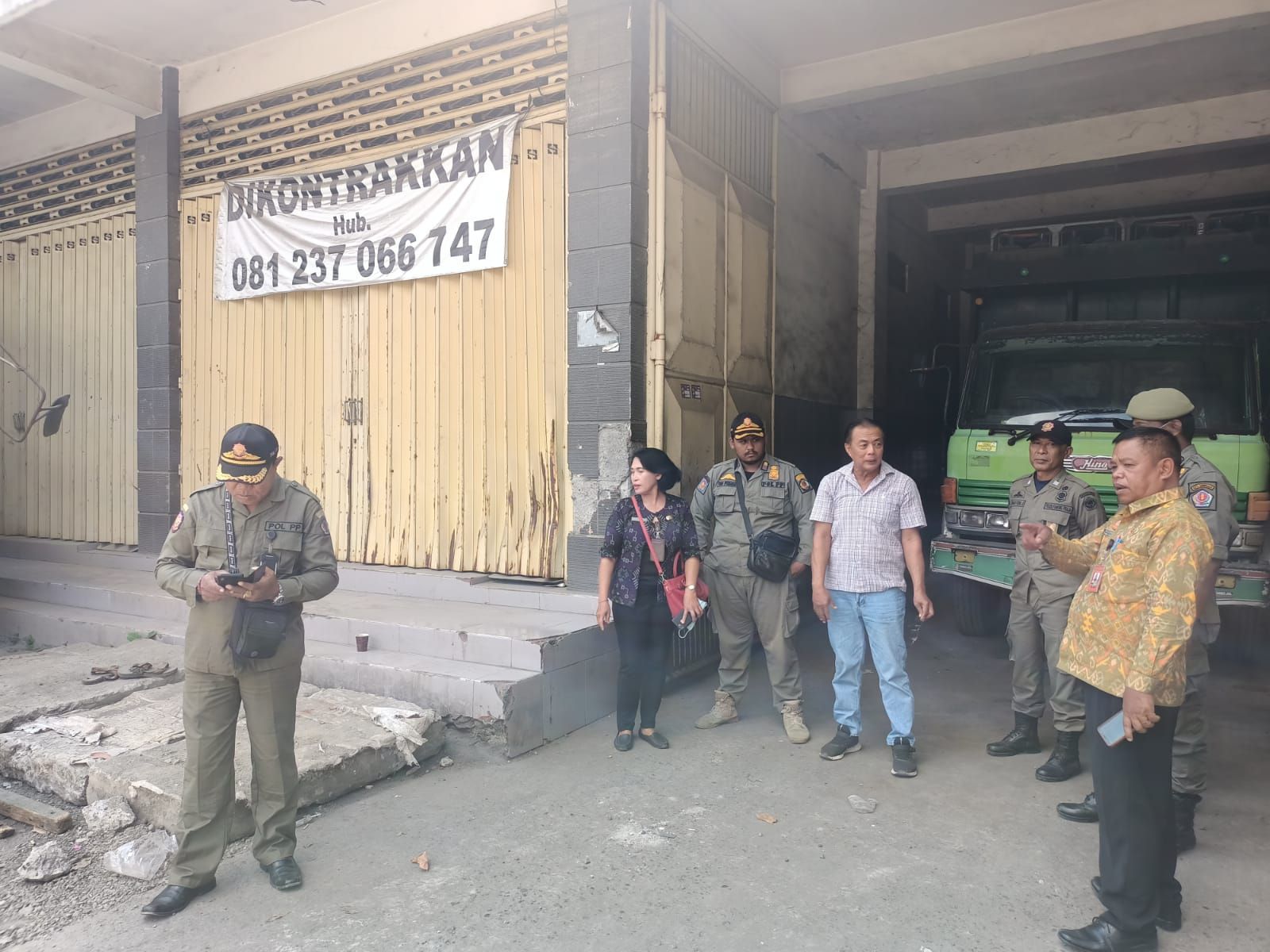 podiumnews.com-Parkir Liar di Trotoar Peguyangan Ditertibkan